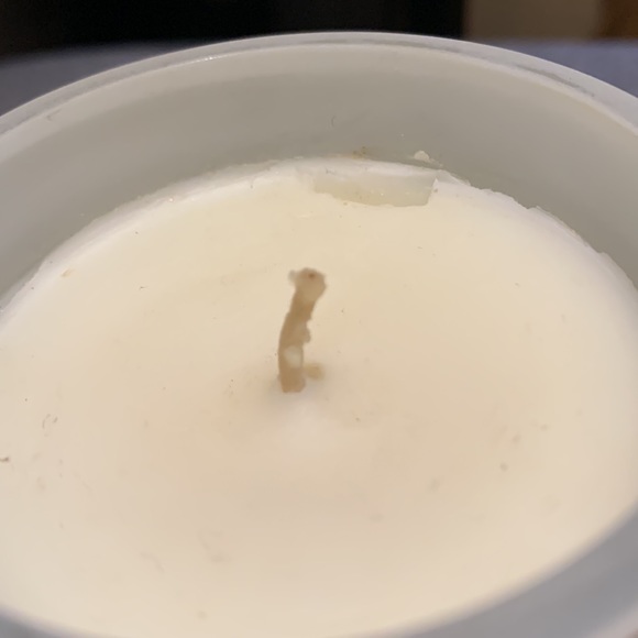 Victoria’s Secret PINK Can’t Touch This Candle - Picture 4 of 4